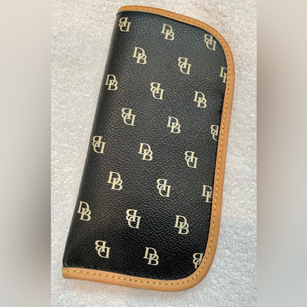 Dooney & Bourke Signature Sunglass case